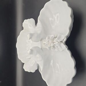 Jay Wilfred‎ porcelain dove & rose clam shell dish